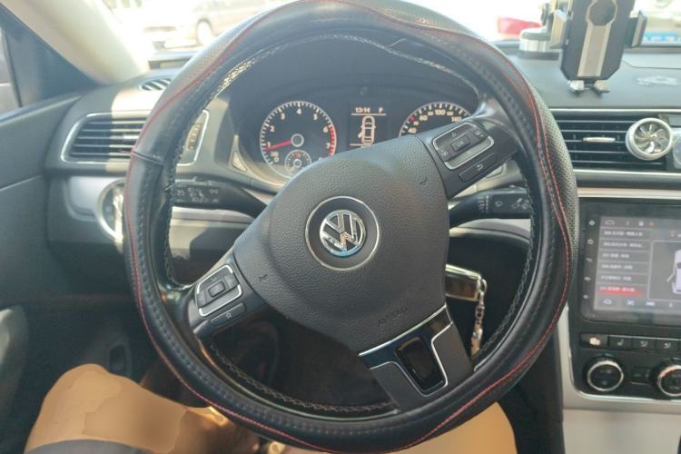 Used Volkswagen Passat 2015 1.8TSI DSG Prestige Edition Steering Wheel