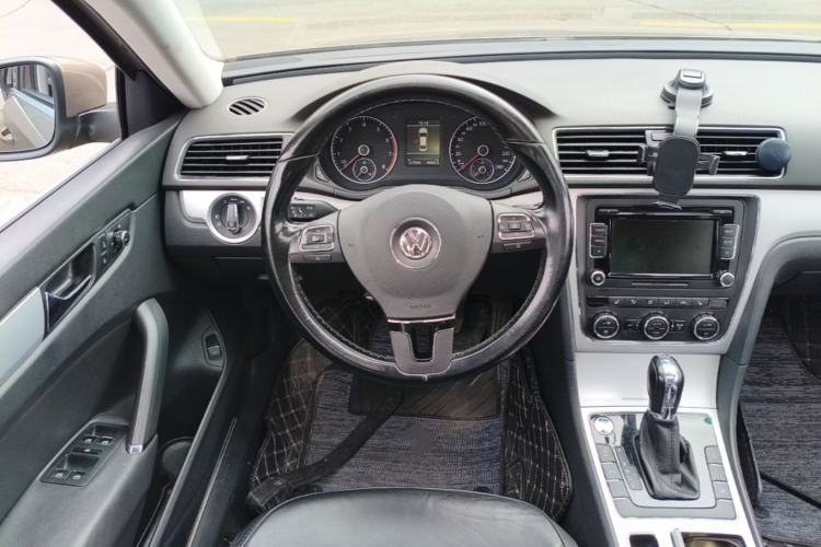 Used Volkswagen Passat 2015 1.8TSI DSG Prestige Edition Steering Wheel