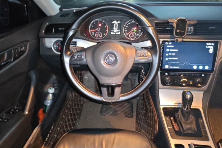 Used Volkswagen Passat 2015 1.8TSI DSG Prestige Edition Steering Wheel