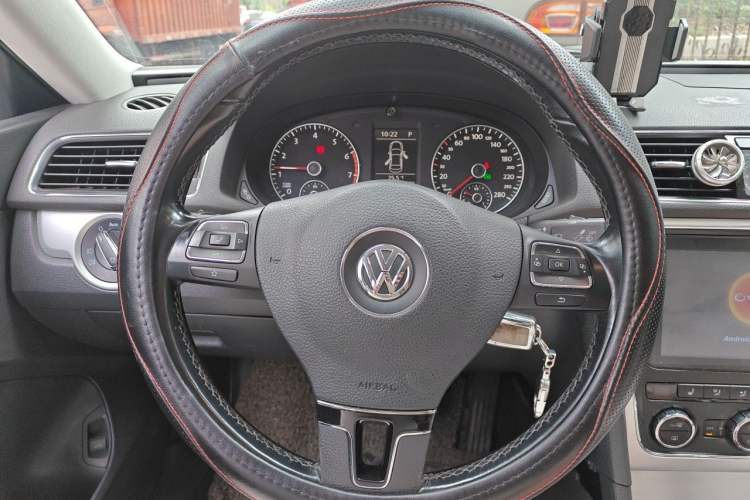 Used Volkswagen Passat 2015 1.8TSI DSG Prestige Edition Steering Wheel
