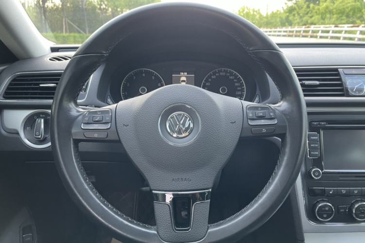Used Volkswagen Passat 2015 2.0 TSI DSG Prestige Edition Steering Wheel