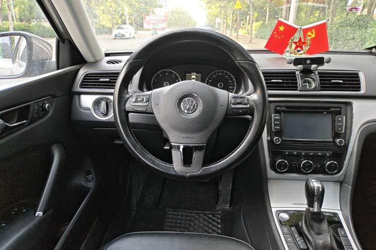 Used Volkswagen Passat 2015 2.0 TSI DSG Prestige Edition Steering Wheel