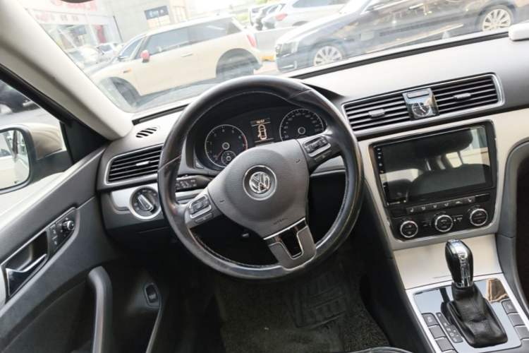 Used Volkswagen Passat 2015 1.8TSI DSG Prestige Edition Steering Wheel
