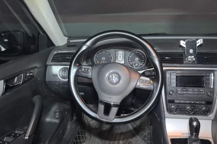 Used Volkswagen Passat 2015 1.8TSI DSG Prestige Edition Steering Wheel