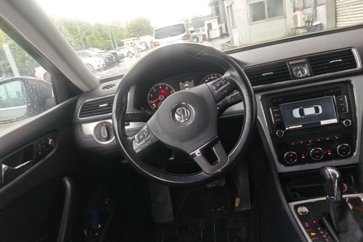 Used Volkswagen Passat 2015 1.8TSI DSG Prestige Edition Steering Wheel