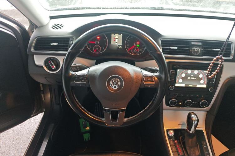 Used Volkswagen Passat 2015 1.8TSI DSG Prestige Edition Steering Wheel