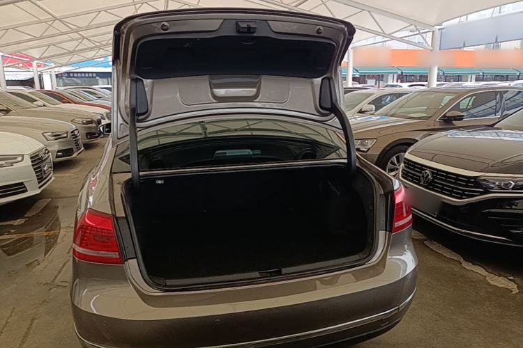 Used Volkswagen Passat 2015 1.8TSI DSG Prestige Edition Trunk
