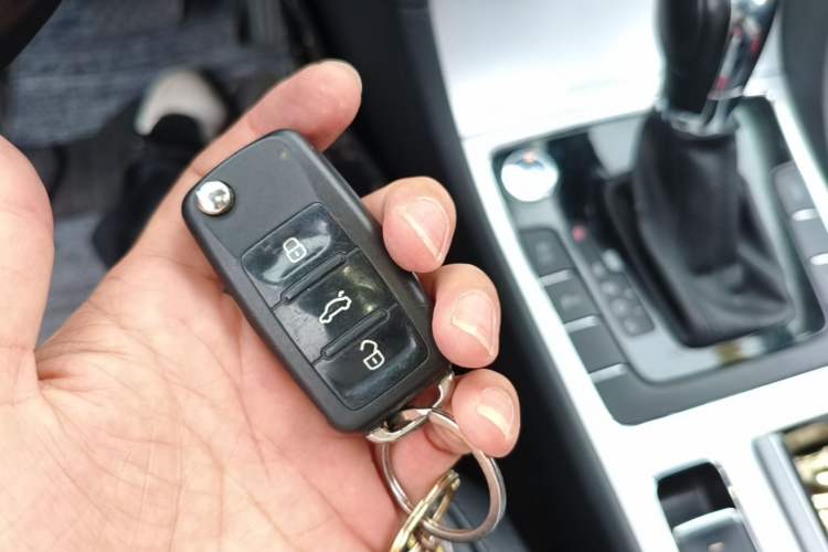 Used Volkswagen Passat 2015 1.8TSI DSG Prestige Edition Vehicle Key