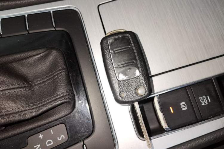 Used Volkswagen Passat 2015 1.8TSI DSG Prestige Edition Vehicle Key