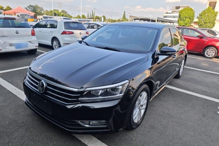 Used Volkswagen Passat 2016 330TSI DSG Luxury Edition Guazi used car, China used car export, Used car for sale, Used Volkswagen cars, Cheapest cars for sale