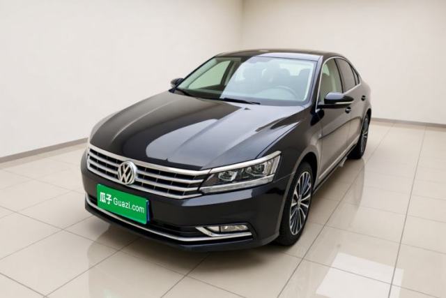 Ojetý Volkswagen Passat 2016 330TSI DSG Prestige Edition