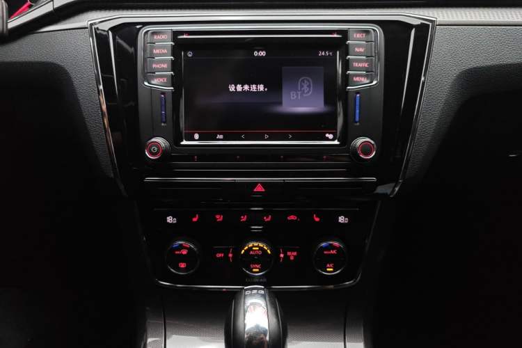 Used Volkswagen Passat 2016 330TSI DSG Prestige Edition Audio And AC Panel