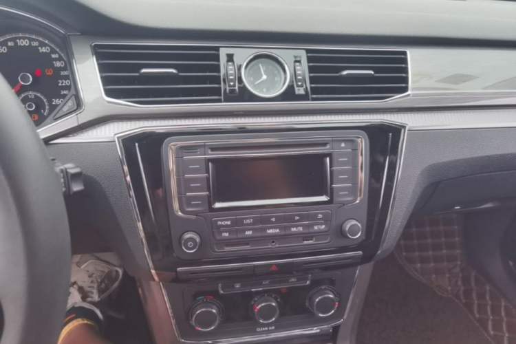 Used Volkswagen Passat 2016 1.8T Government Procurement Version (CEA Engine + 6AT) Audio And AC Panel
