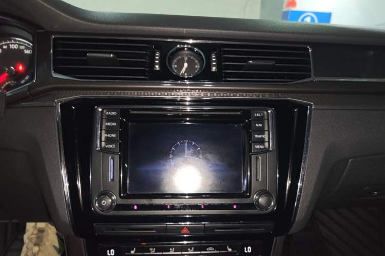 Used Volkswagen Passat 2016 330TSI DSG Prestige Edition Audio And AC Panel