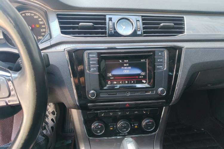 Used Volkswagen Passat 2016 280TSI DSG Prestige Edition Audio And AC Panel