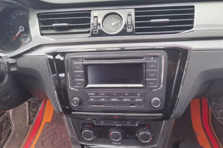 Used Volkswagen Passat 2016 1.8T Government Procurement Version (CEA Engine + 6AT) Audio And AC Panel