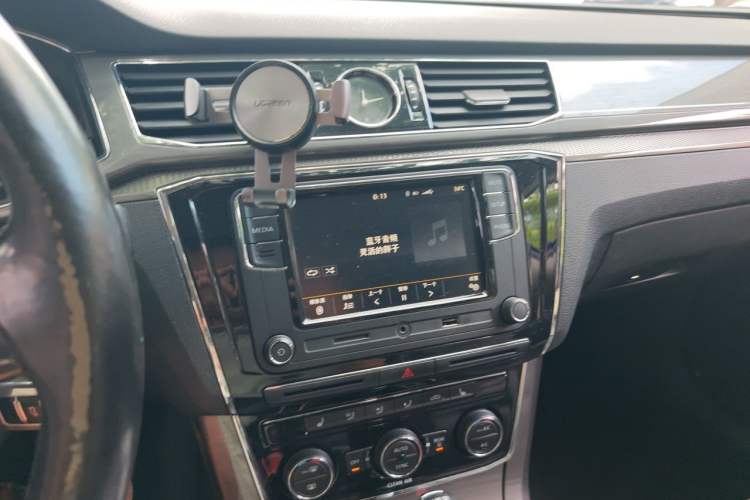 Used Volkswagen Passat 2016 280TSI DSG Prestige Edition Audio And AC Panel