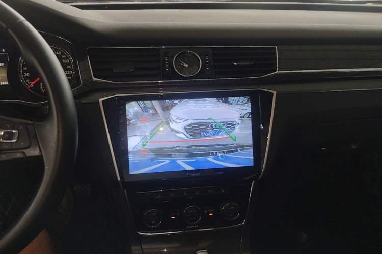 Used Volkswagen Passat 2016 330TSI DSG Prestige Edition Audio And AC Panel