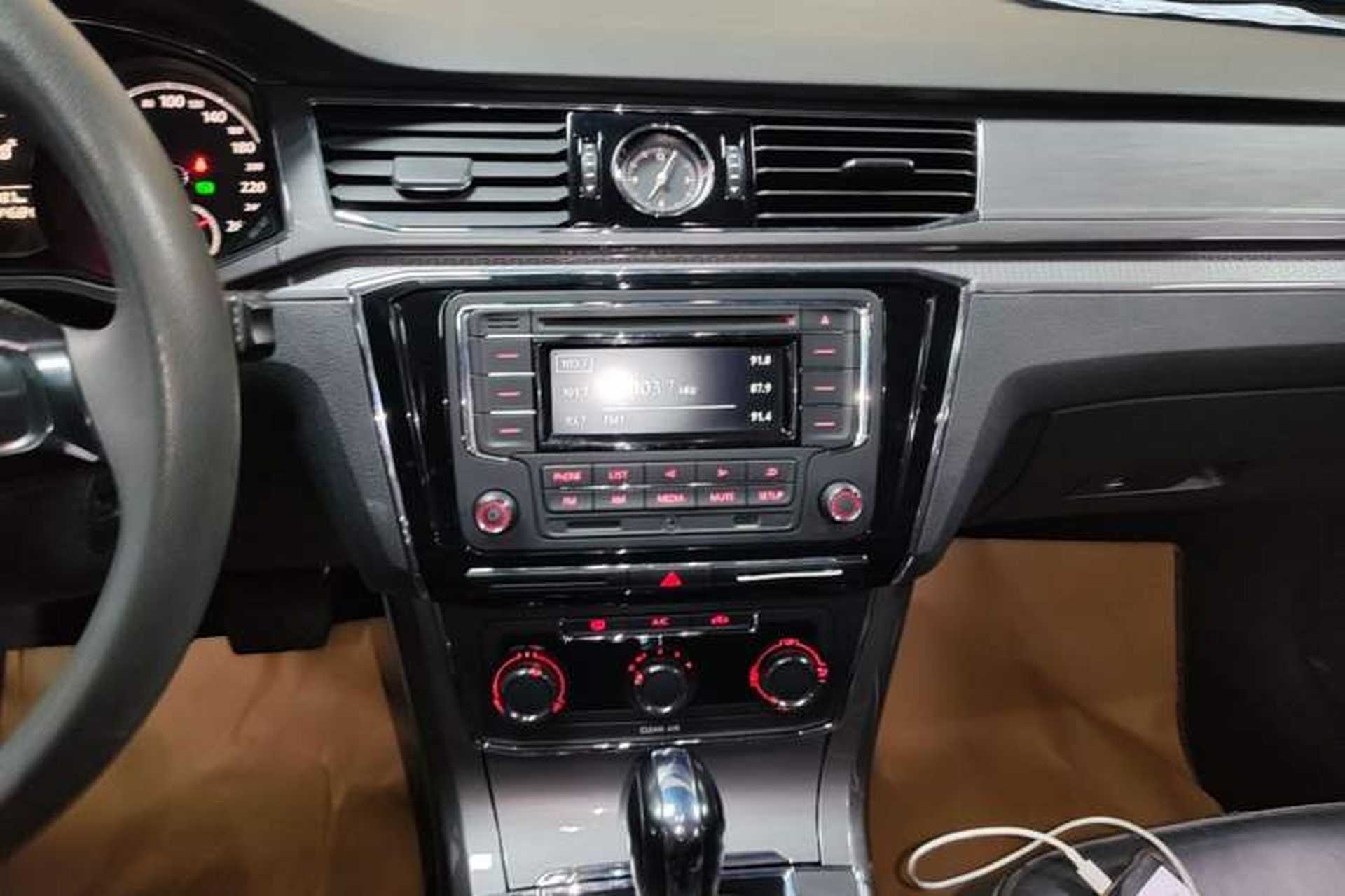 Used Volkswagen Passat 2016 1.8T Government Procurement Version (CEA Engine + 6AT) Audio And AC Panel