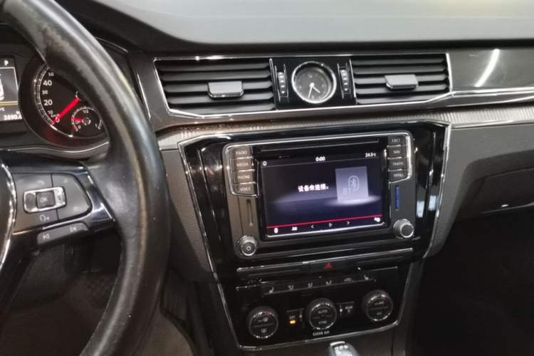 Used Volkswagen Passat 2016 330TSI DSG Prestige Edition Audio And AC Panel