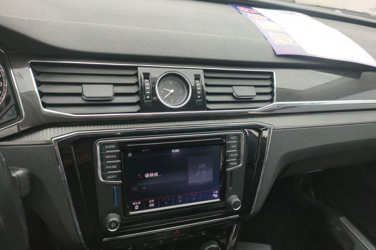 Used Volkswagen Passat 2016 330TSI DSG Prestige Edition Audio And AC Panel