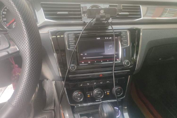 Used Volkswagen Passat 2016 330TSI DSG Prestige Edition Audio And AC Panel