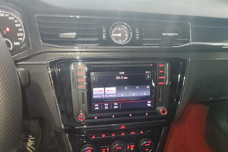 Used Volkswagen Passat 2016 330TSI DSG Prestige Edition Audio And AC Panel