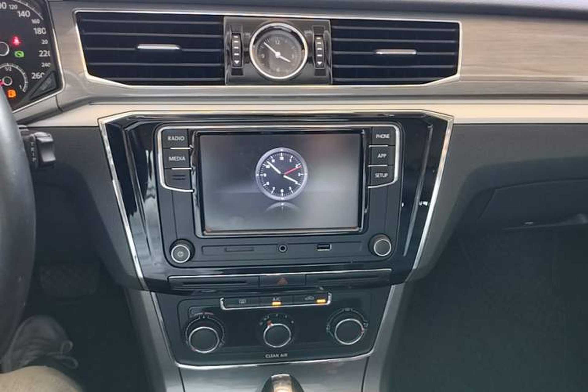 Used Volkswagen Passat 2016 1.8T Government Procurement Version (CEA Engine + 6AT) Audio And AC Panel