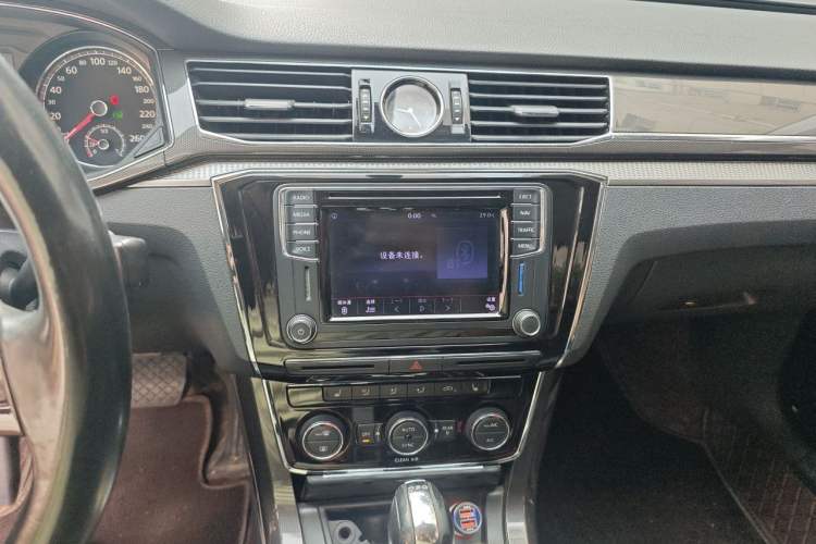 Used Volkswagen Passat 2016 330TSI DSG Prestige Edition Audio And AC Panel