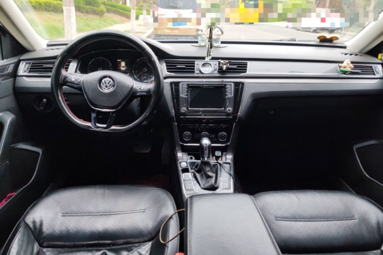 Used Volkswagen Passat 2016 330TSI DSG Prestige Edition Center Console