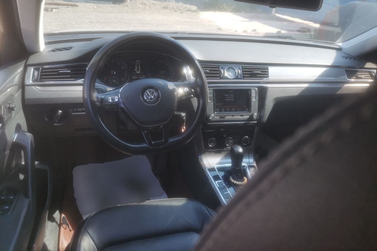 Used Volkswagen Passat 2016 280TSI DSG Prestige Edition Center Console