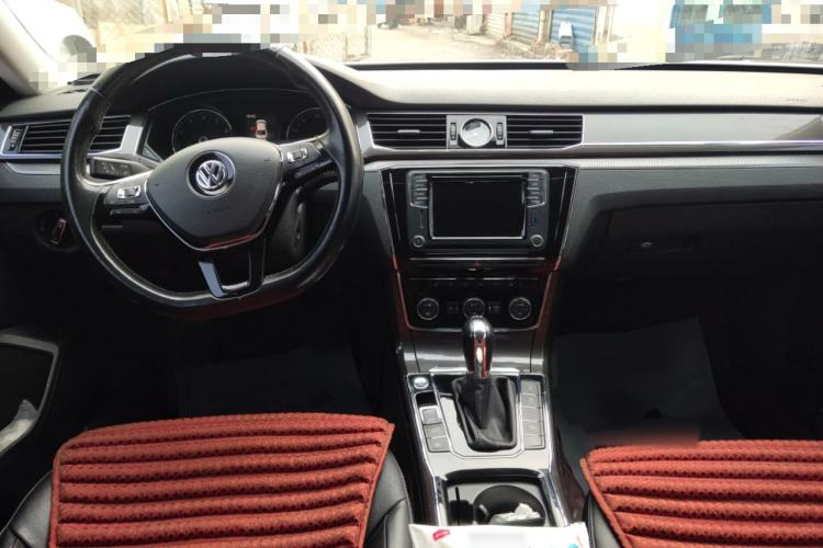 Used Volkswagen Passat 2016 330TSI DSG Prestige Edition Center Console