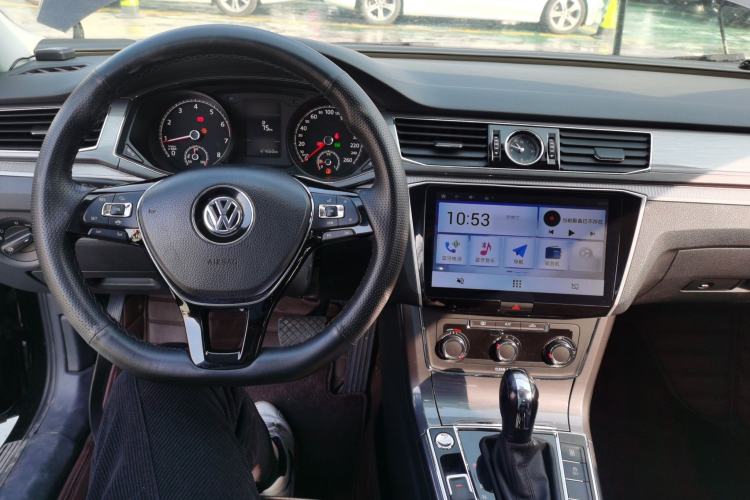 Used Volkswagen Passat 2016 1.8T Government Procurement Version (CEA Engine + 6AT) Center Console