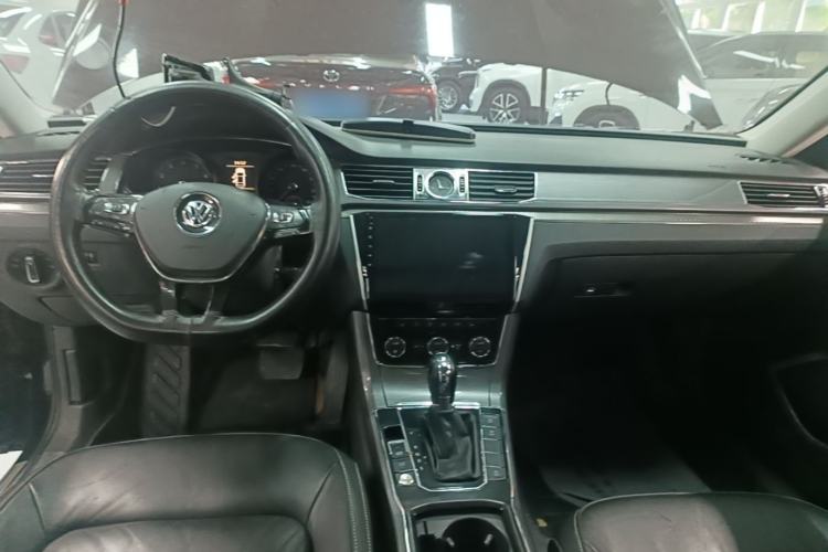 Used Volkswagen Passat 2016 280TSI DSG Prestige Edition Center Console