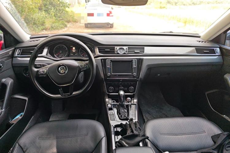 Used Volkswagen Passat 2016 380TSI DSG Prestige Edition Center Console
