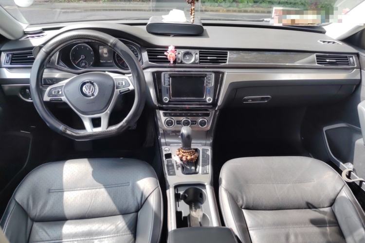 Used Volkswagen Passat 2016 330TSI DSG Prestige Edition Center Console