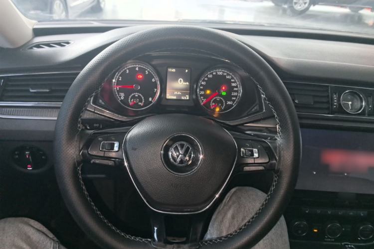 Used Volkswagen Passat 2016 330TSI DSG Prestige Edition Center Console