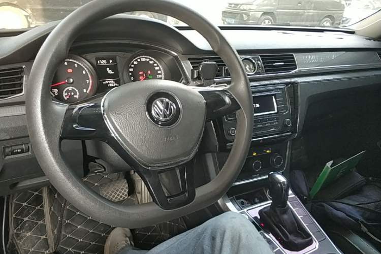 Used Volkswagen Passat 2016 1.8T Government Procurement Version (CEA Engine + 6AT) Center Console