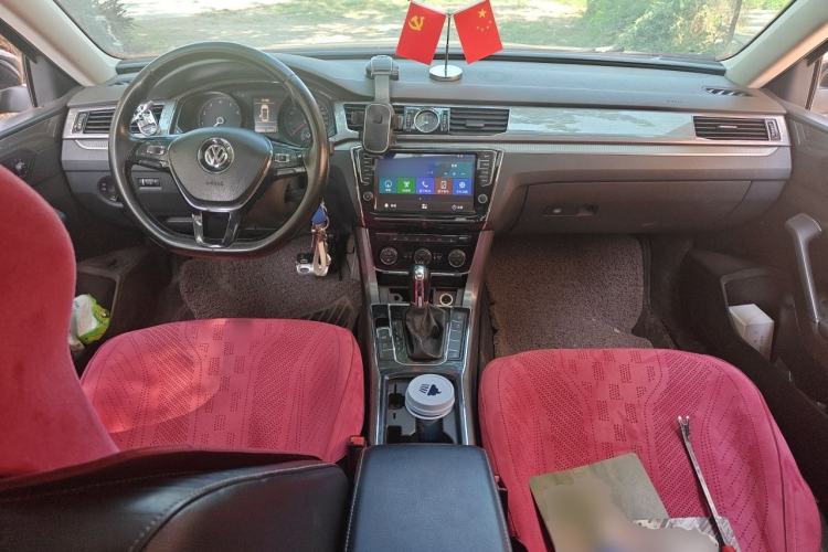 Used Volkswagen Passat 2016 330TSI DSG Luxury Edition Center Console