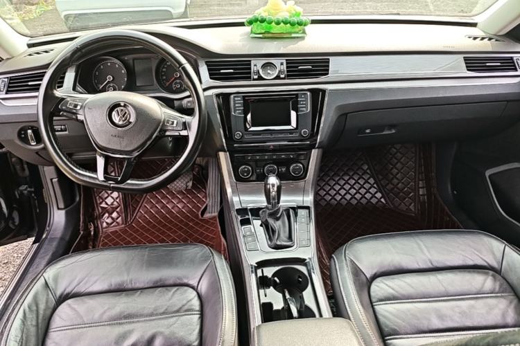 Used Volkswagen Passat 2016 280TSI DSG Prestige Edition Center Console