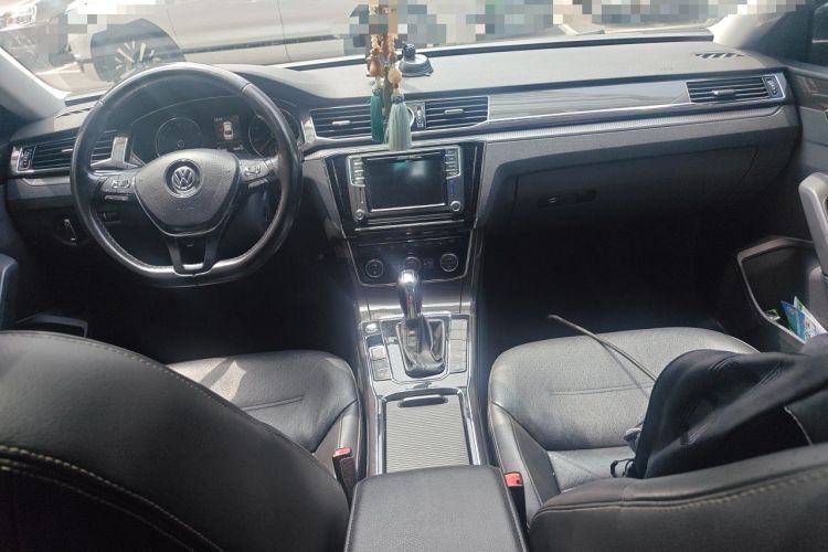 Used Volkswagen Passat 2016 330TSI DSG Prestige Edition Center Console