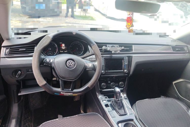 Used Volkswagen Passat 2016 330TSI DSG Prestige Edition Center Console