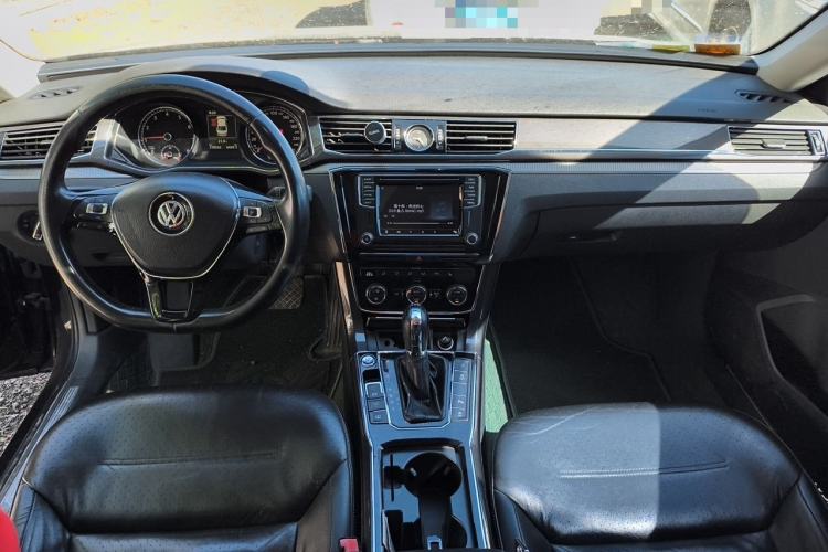 Used Volkswagen Passat 2016 330TSI DSG Prestige Edition Center Console