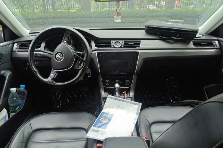 Used Volkswagen Passat 2016 330TSI DSG Luxury Edition Center Console