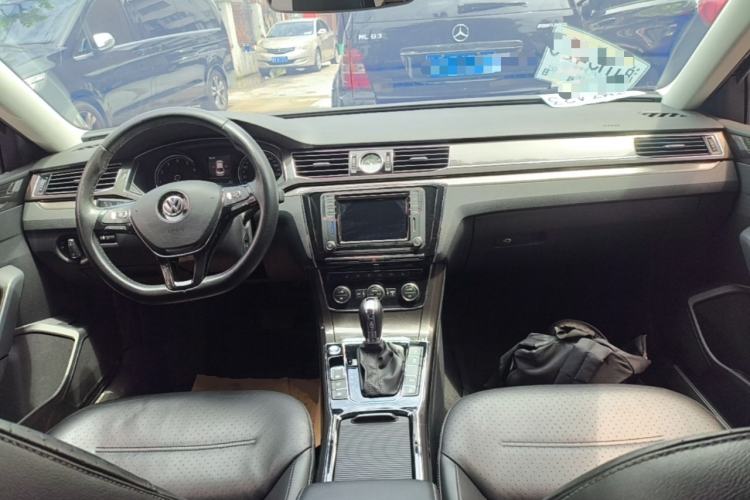 Used Volkswagen Passat 2016 380TSI DSG Prestige Edition Center Console