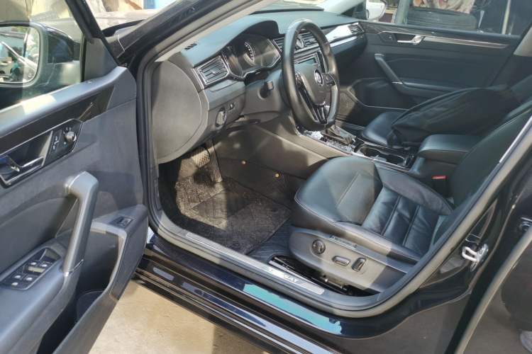Used Volkswagen Passat 2016 330TSI DSG Prestige Edition Driver Seat