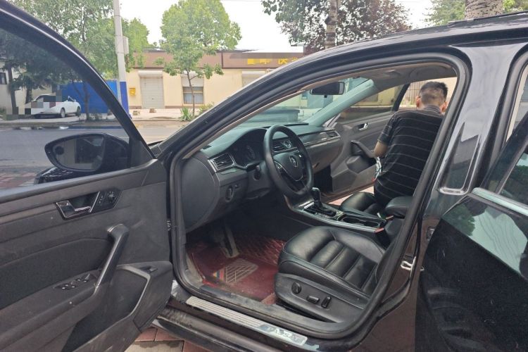 Used Volkswagen Passat 2016 330TSI DSG Luxury Edition Driver Seat