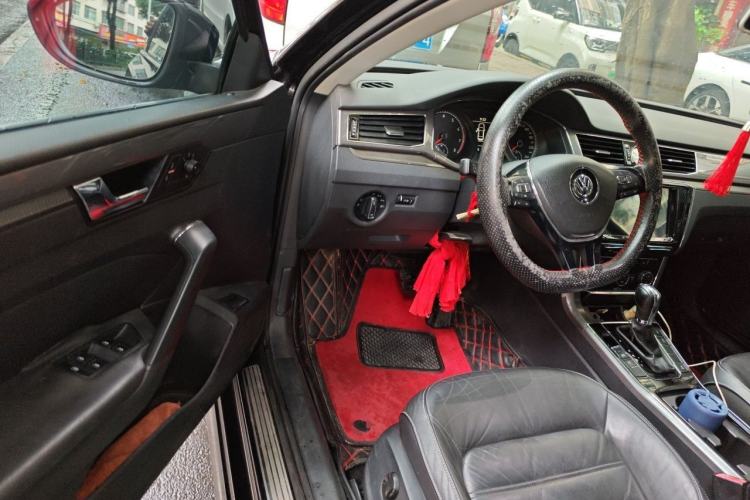 Used Volkswagen Passat 2016 330TSI DSG Luxury Edition Driver Seat