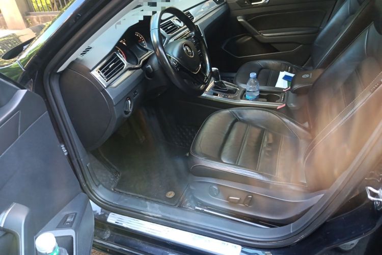 Used Volkswagen Passat 2016 330TSI DSG Luxury Edition Driver Seat