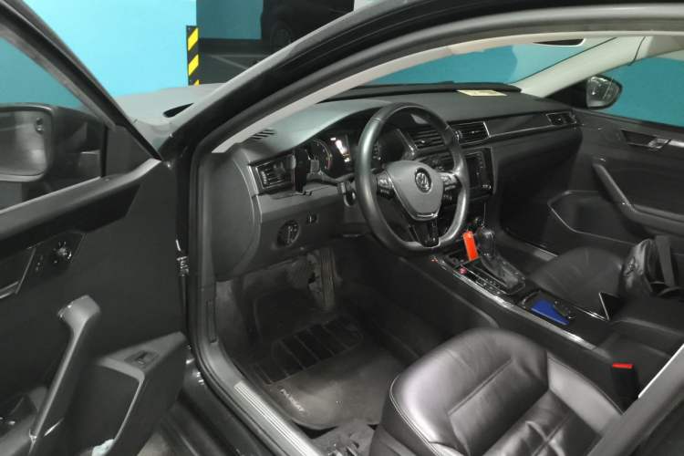Used Volkswagen Passat 2016 330TSI DSG Prestige Edition Driver Seat